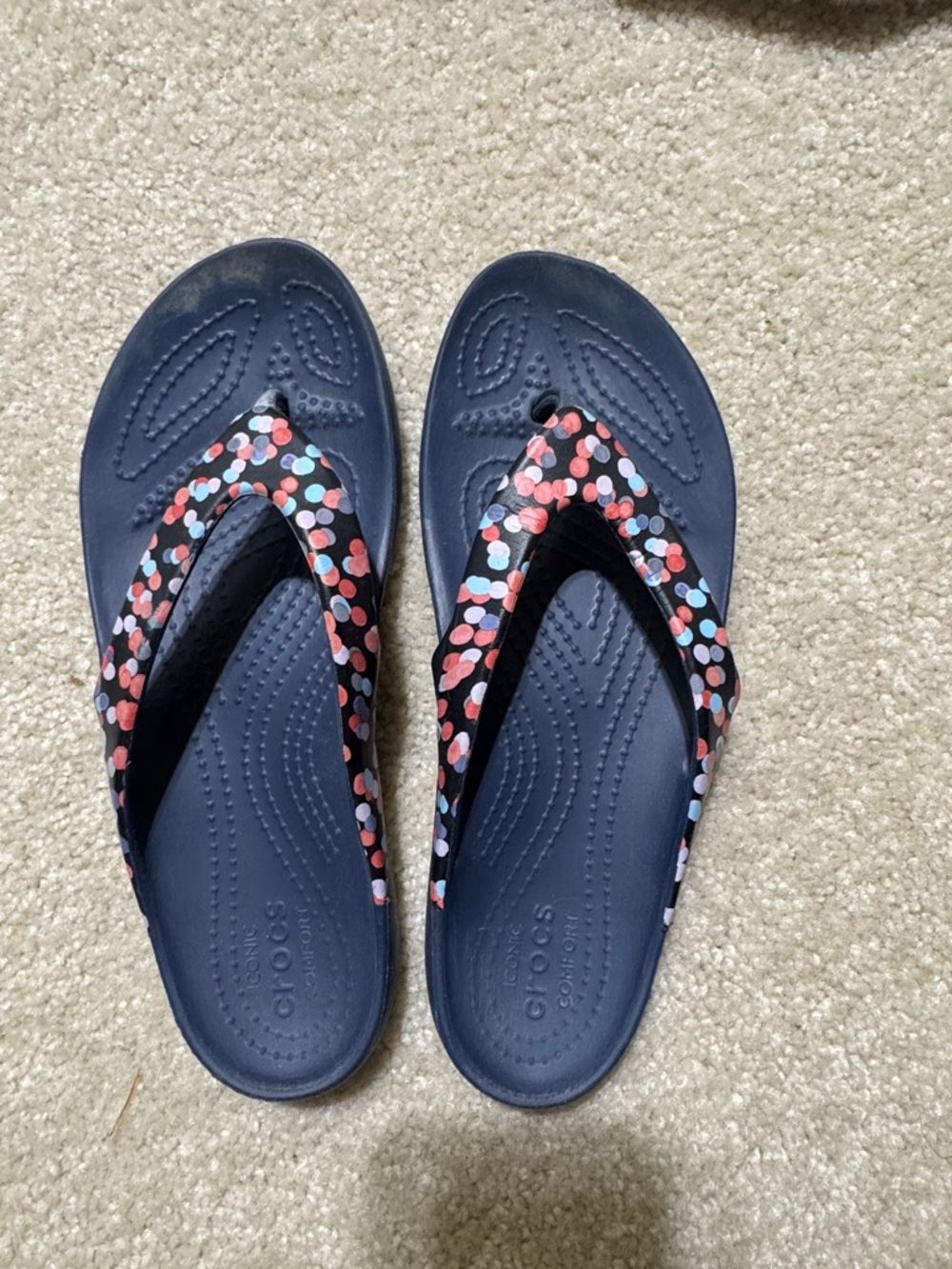 CROCS Navy Flip Flops with Coral and Light Blue Dot Straps - Picture 2 of 5